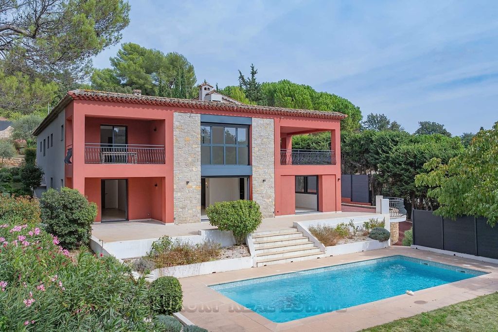Property photo 1 of 22 Renovated 350m² Villa With A Swimming Pool And Forest Views