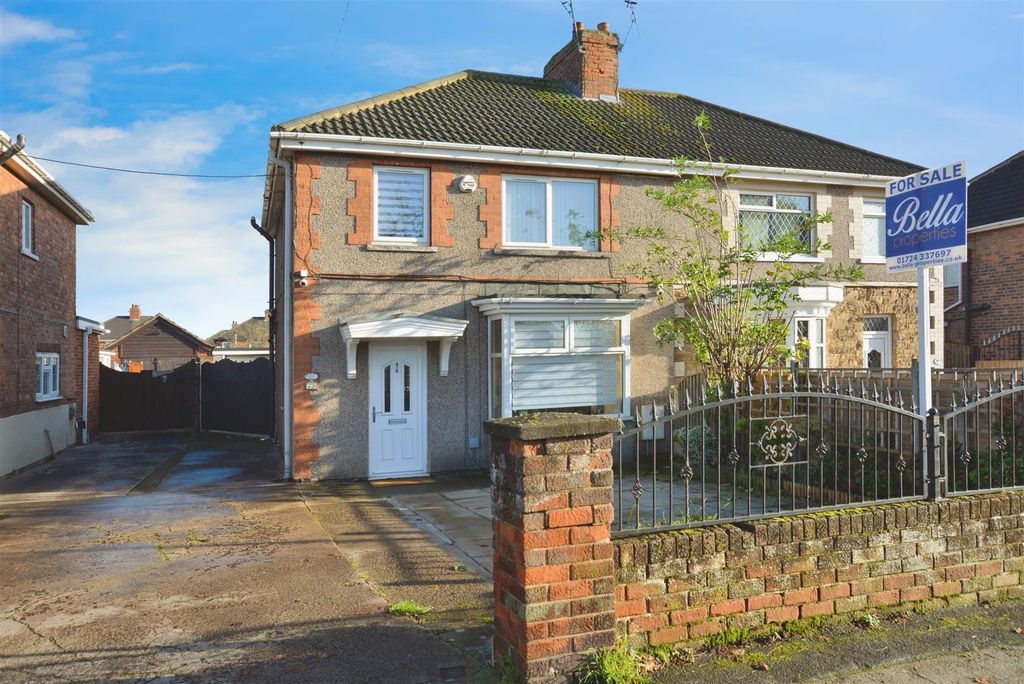 Property photo 1 of 20 Front