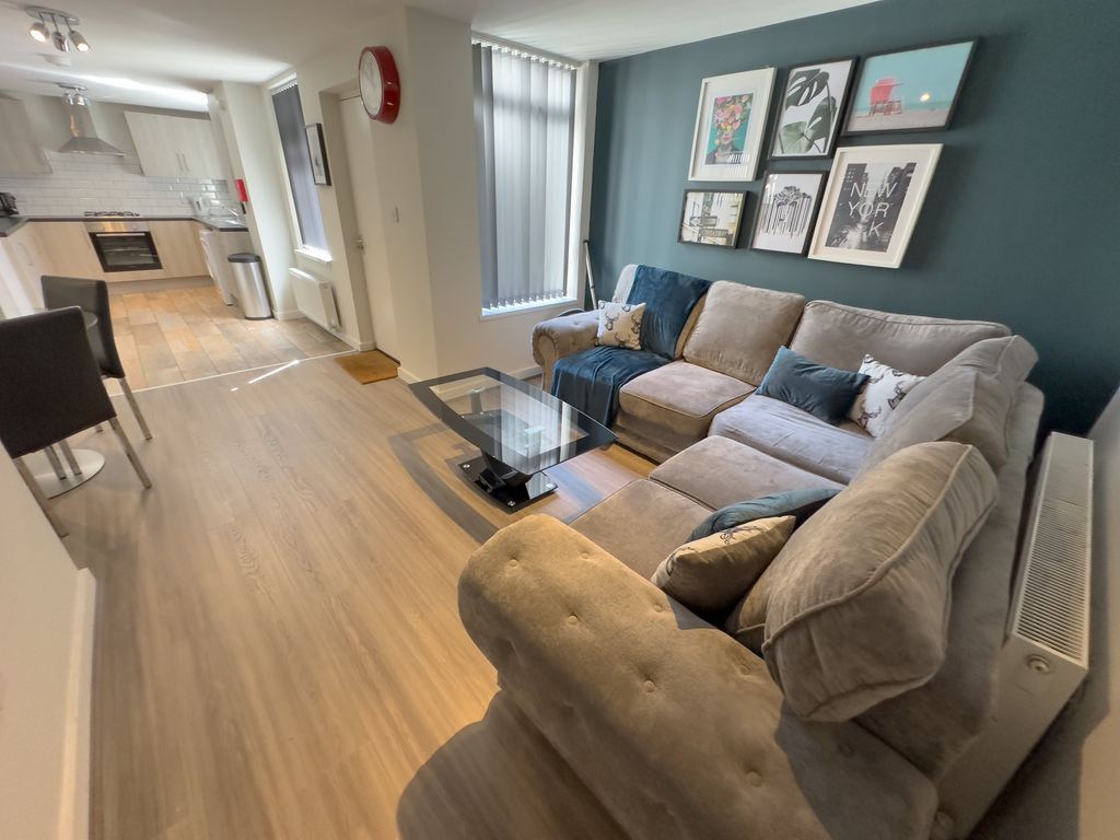 Property photo 1 of 13 10