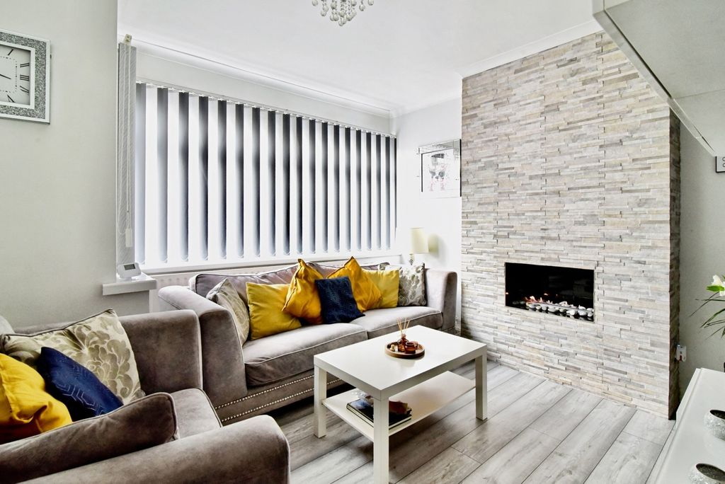 Property photo 3 of 20 Pbox-Img.Jpg