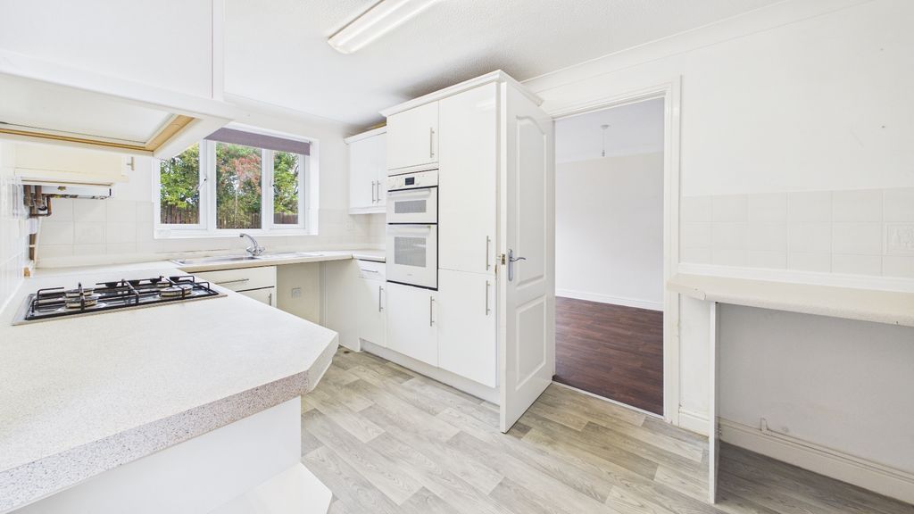 Property photo 3 of 24 5530278