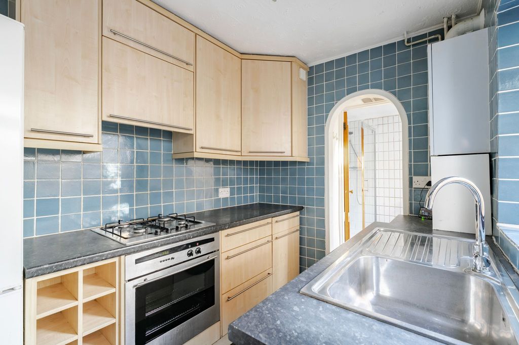 Property photo 3 of 12