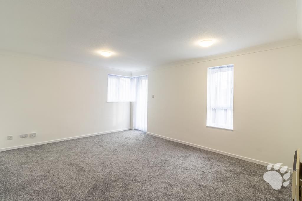 Property photo 2 of 19 Lounge