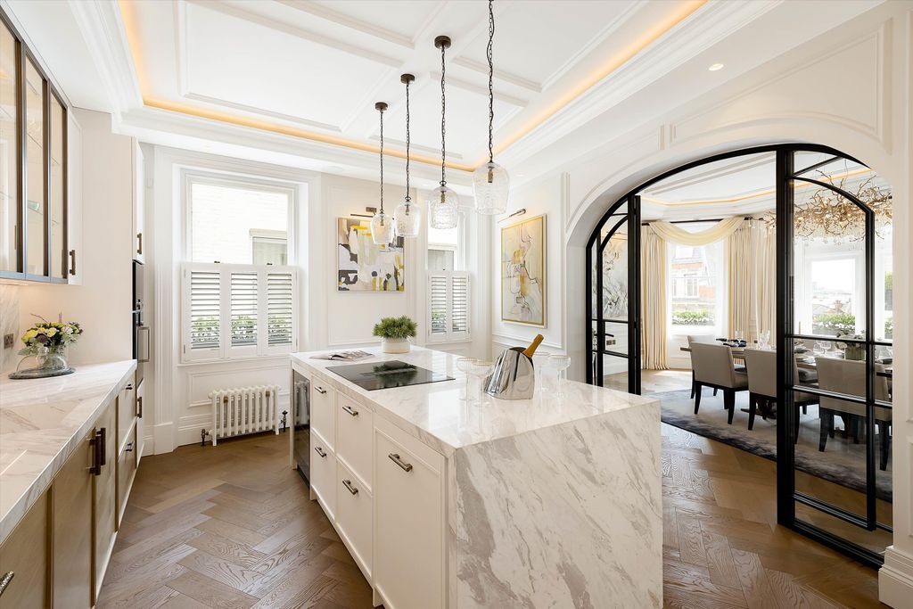 Property photo 3 of 13 Image