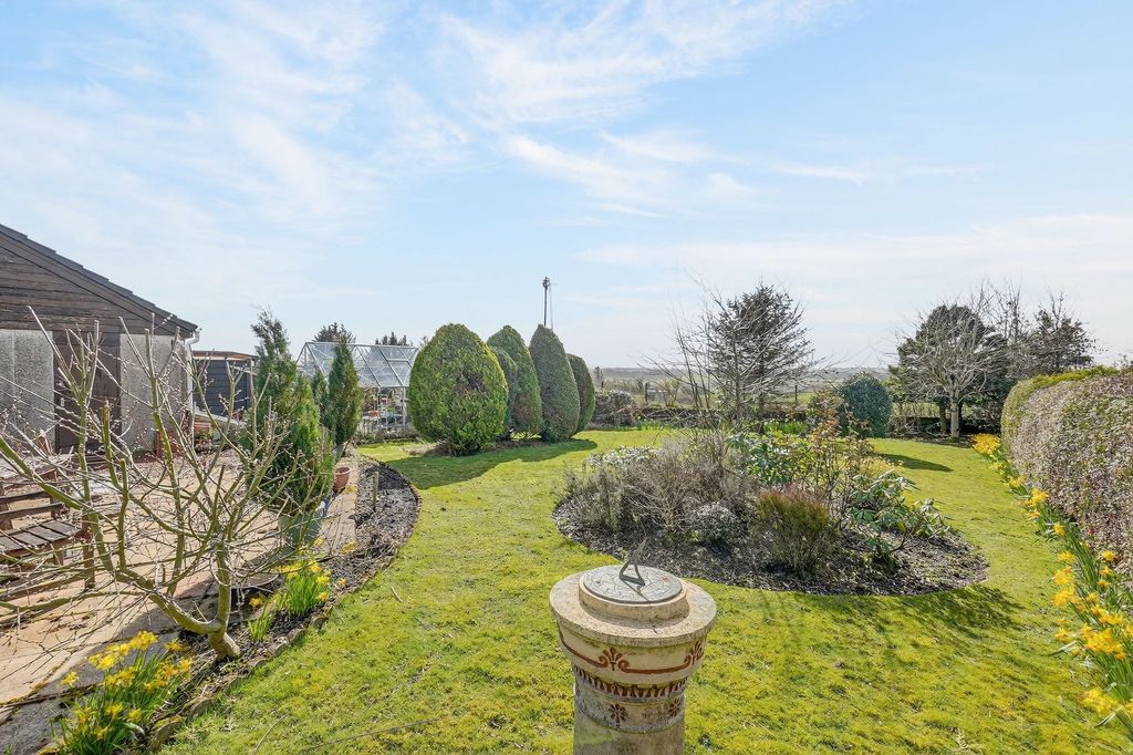 Property photo 2 of 22