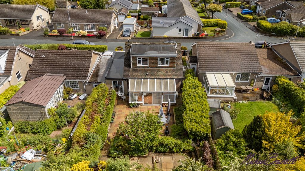 Property photo 2 of 33