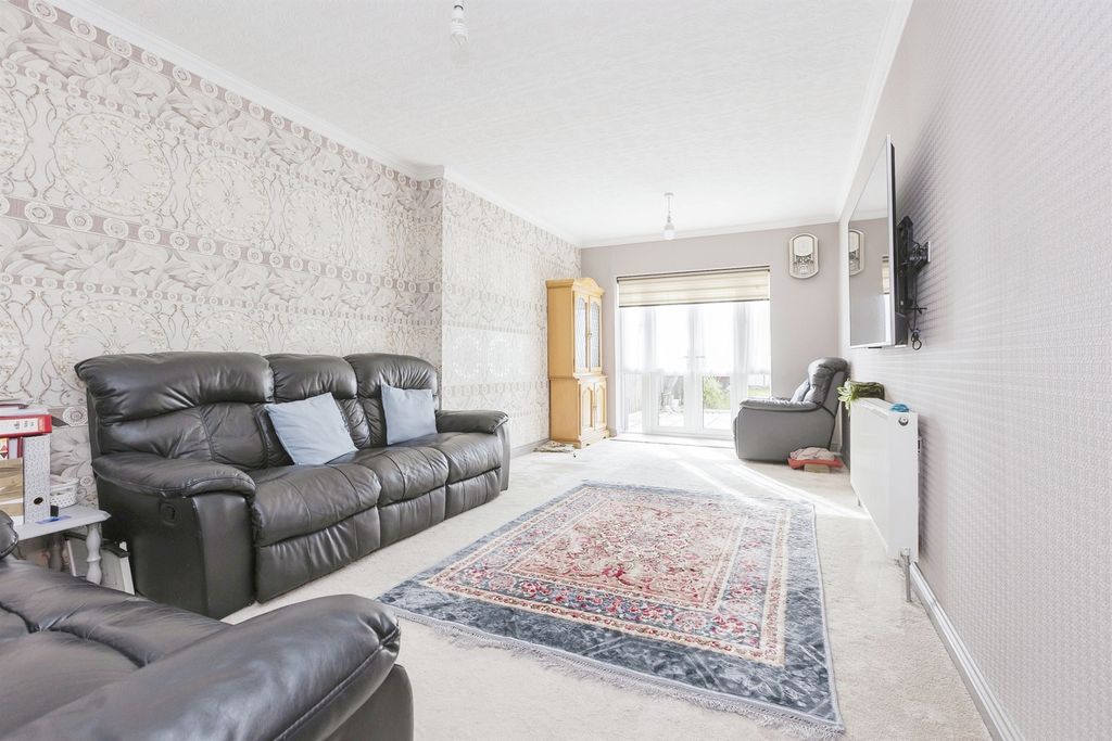 Property photo 3 of 15
