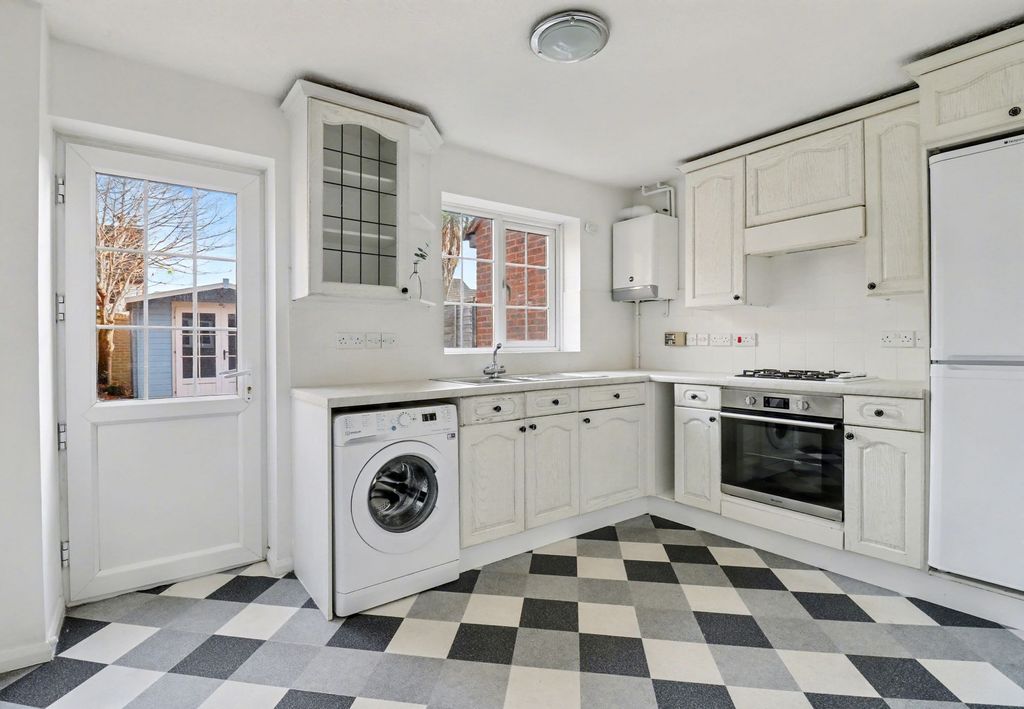 Property photo 3 of 9