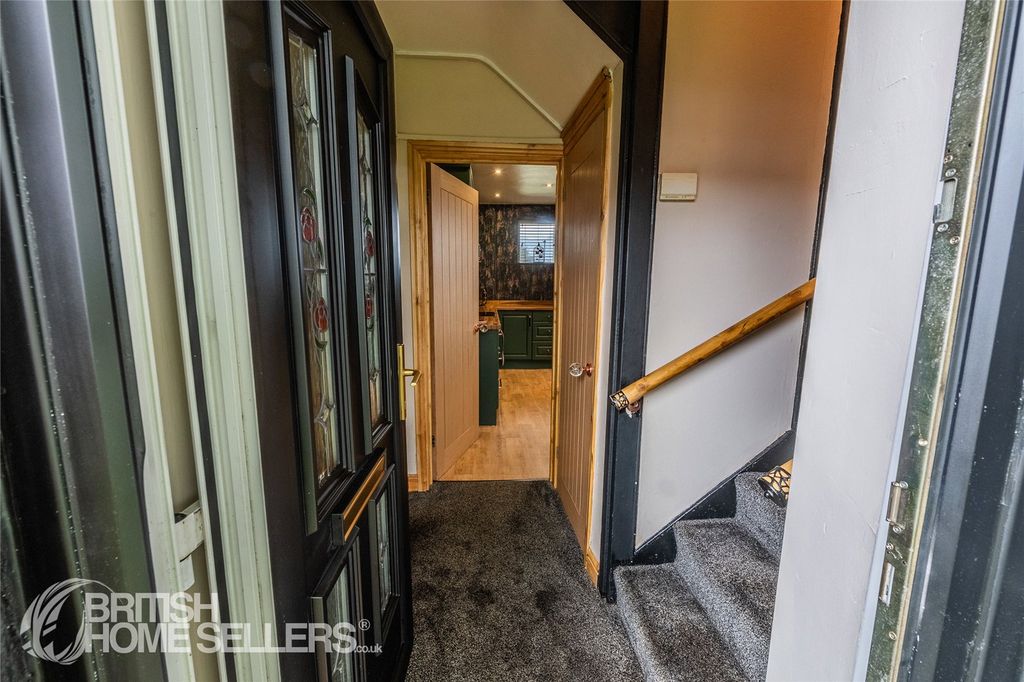 Property photo 2 of 18 Picture No. 20