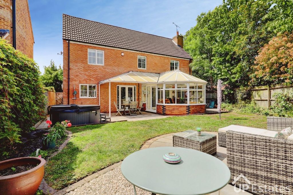 Property photo 2 of 41