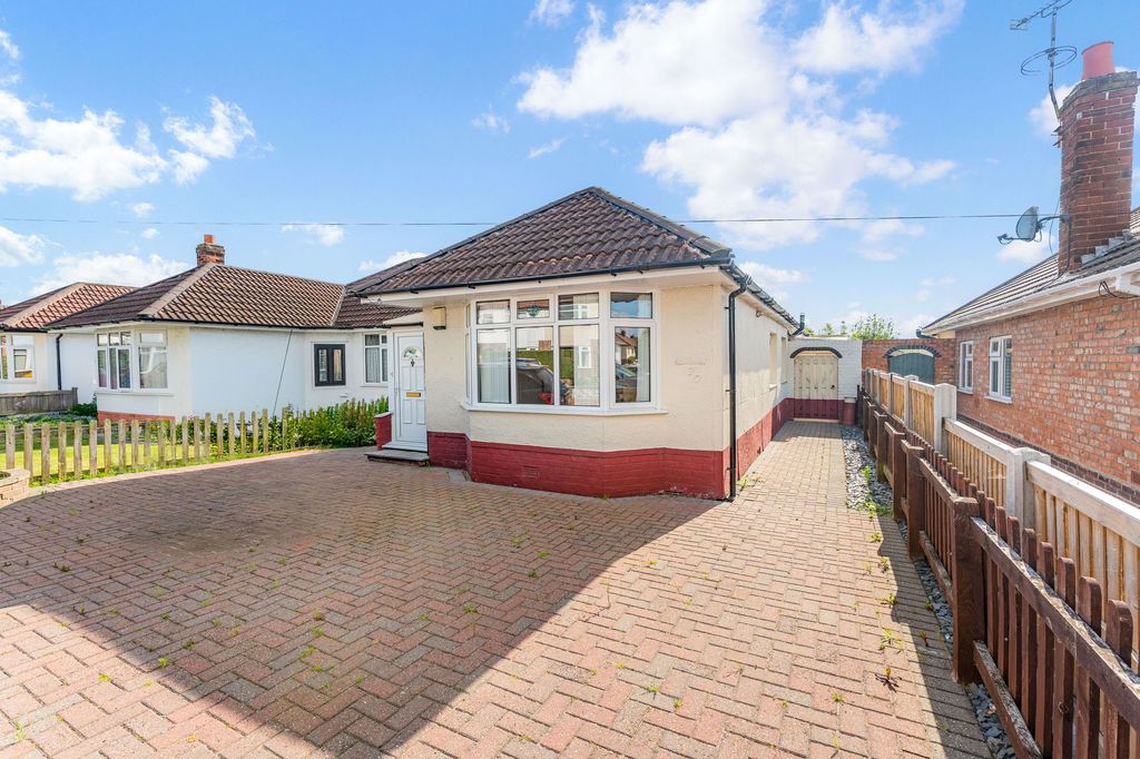 Property photo 2 of 25