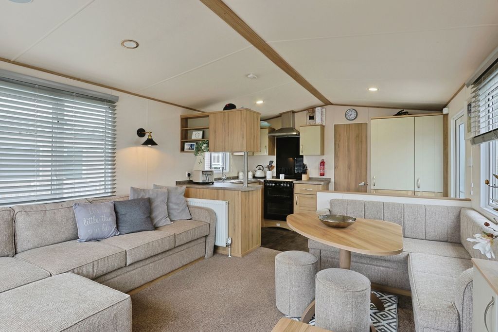 Property photo 2 of 19 Open Plan Living