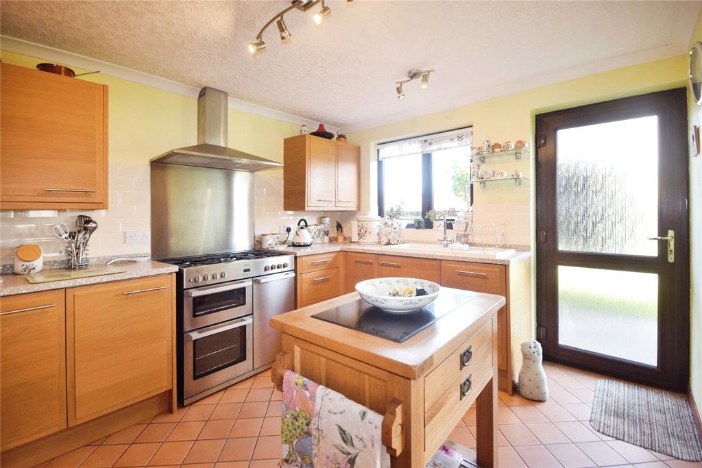 Property photo 2 of 29 Picture No. 31