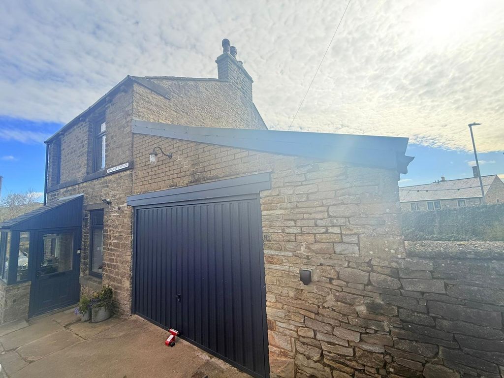 Property photo 1 of 37 Picture No. 60