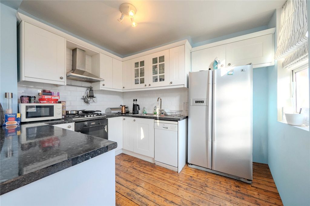 Property photo 3 of 22 Picture No. 05