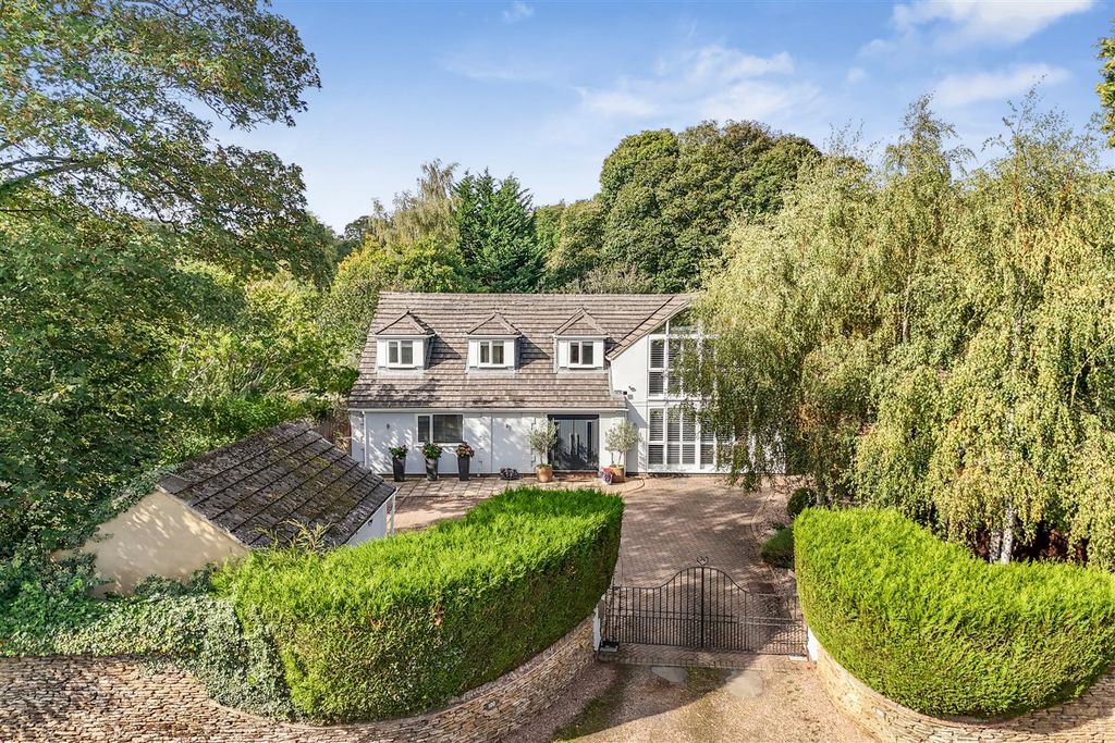 Property photo 1 of 43