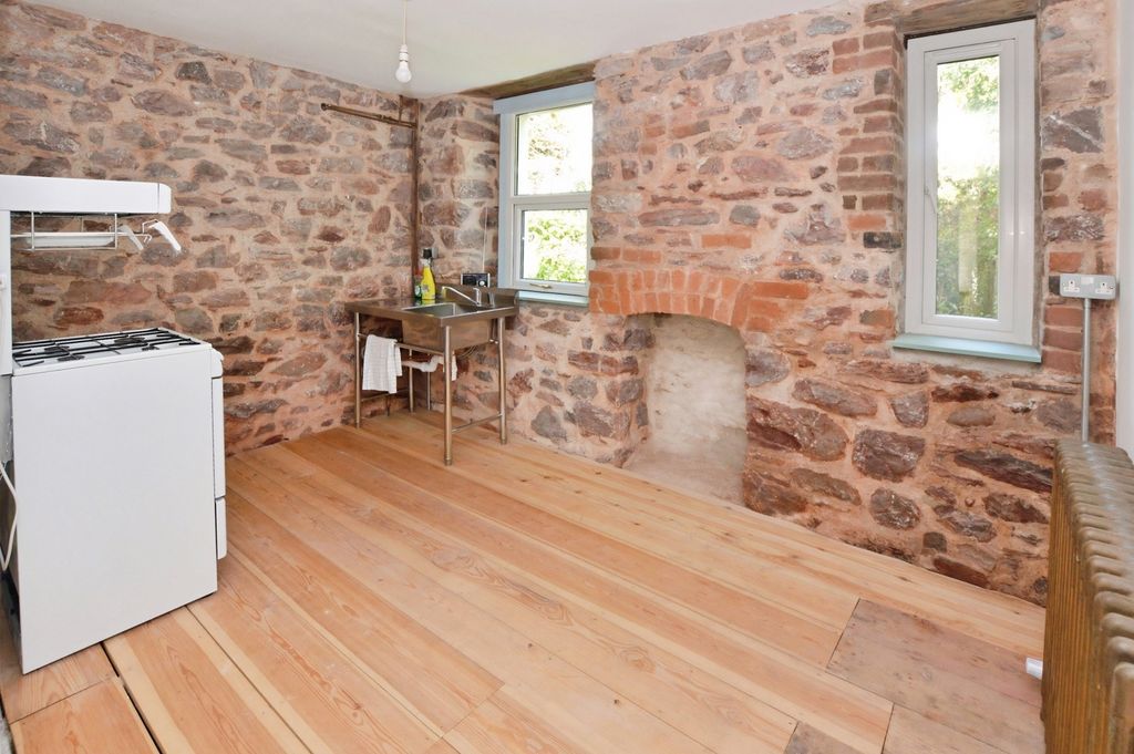 Property photo 2 of 17 Kitchen