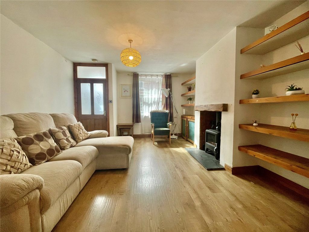 Property photo 2 of 15 Lounge