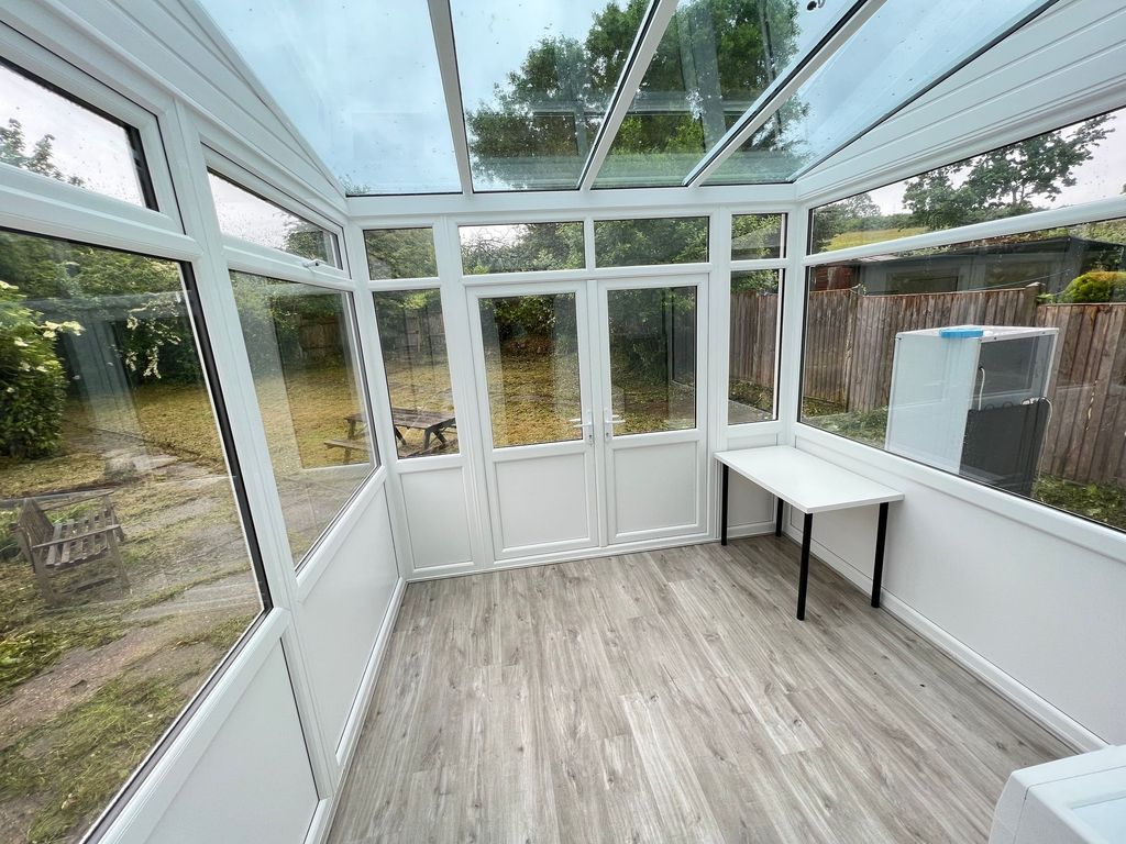 Property photo 3 of 21 Bright And Airy Conservatory-Style Living Space Fe...