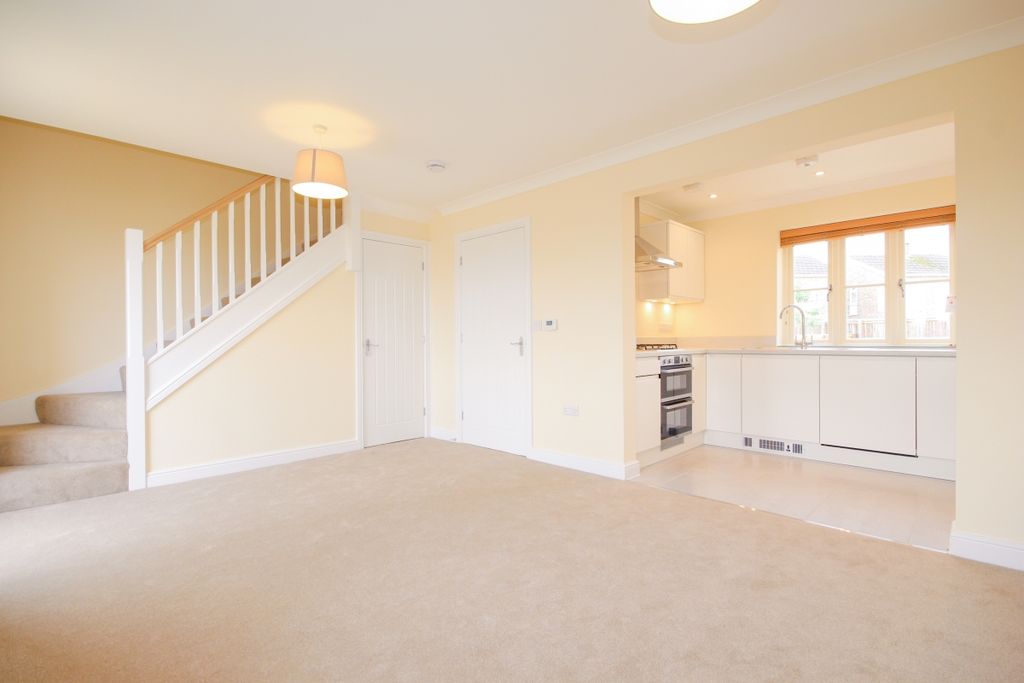 Property photo 3 of 7 Lounge To Kitchen