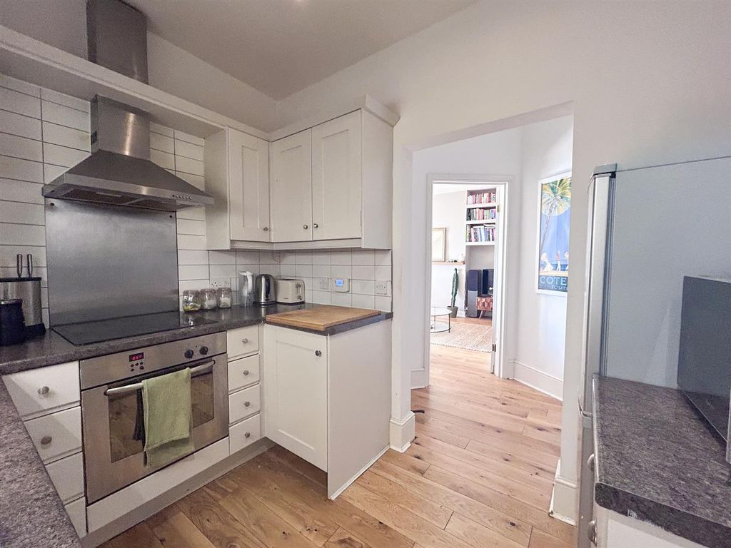 Property photo 2 of 13