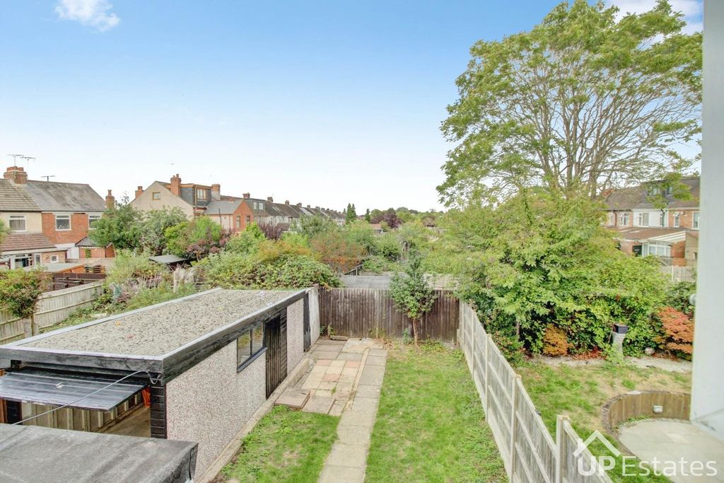 Property photo 2 of 24