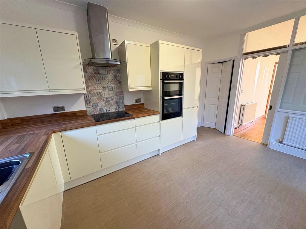 Property photo 1 of 22 Kitchen F (Edit).Jpg