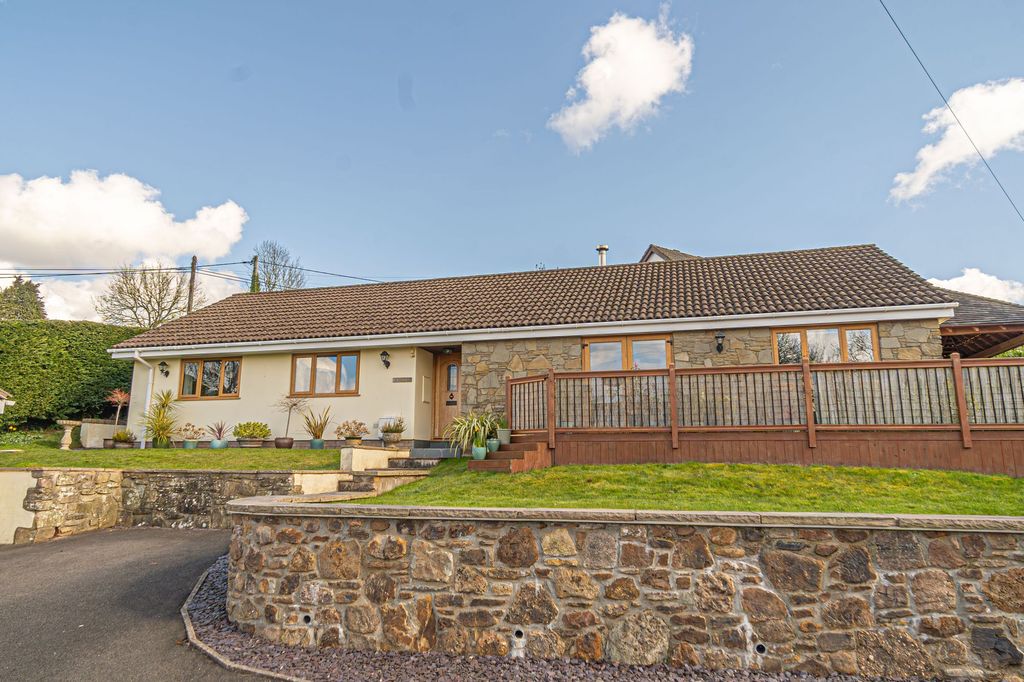 Property photo 1 of 39