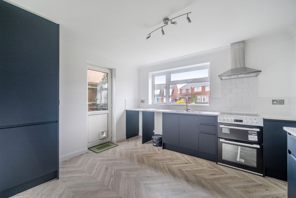 Property photo 3 of 27 Picture No. 12