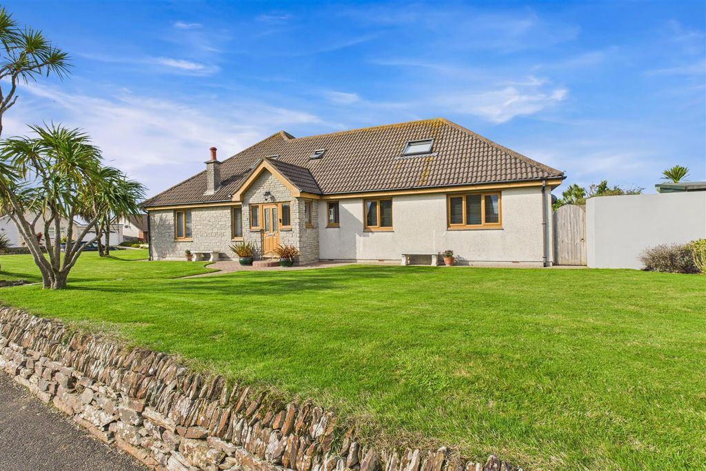 Property photo 1 of 32 Main