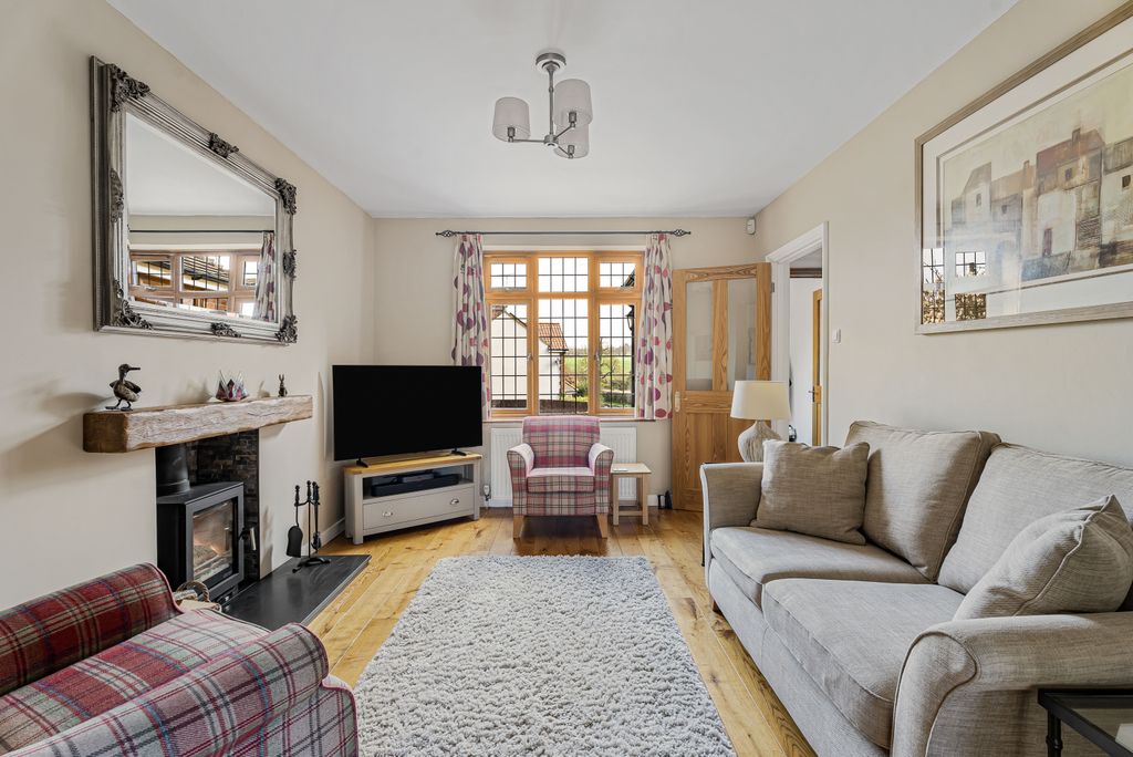 Property photo 2 of 22 Living Room