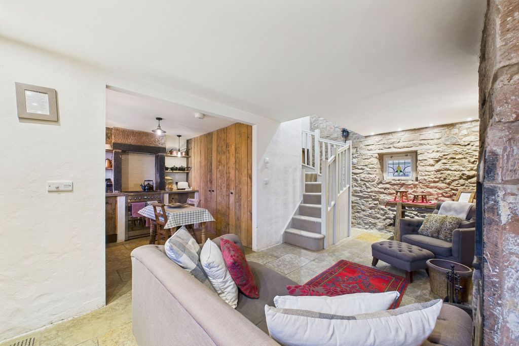 Property photo 2 of 24