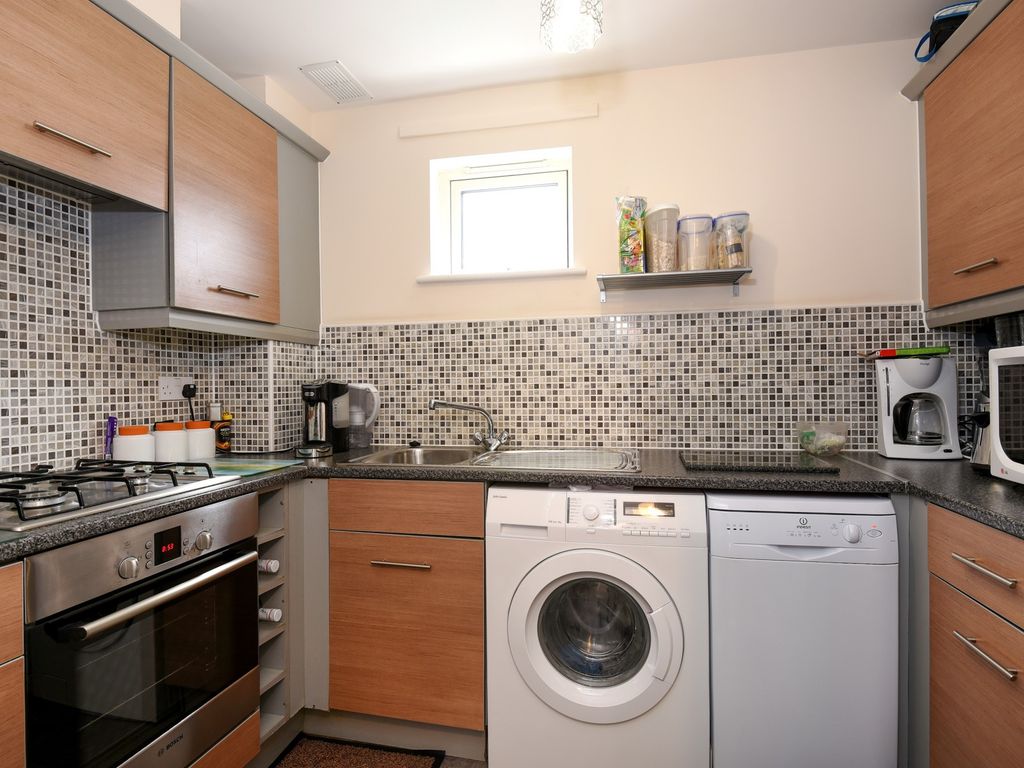 Property photo 3 of 9 Kitchen