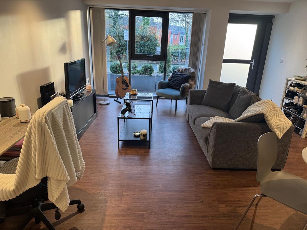 Property photo 3 of 6