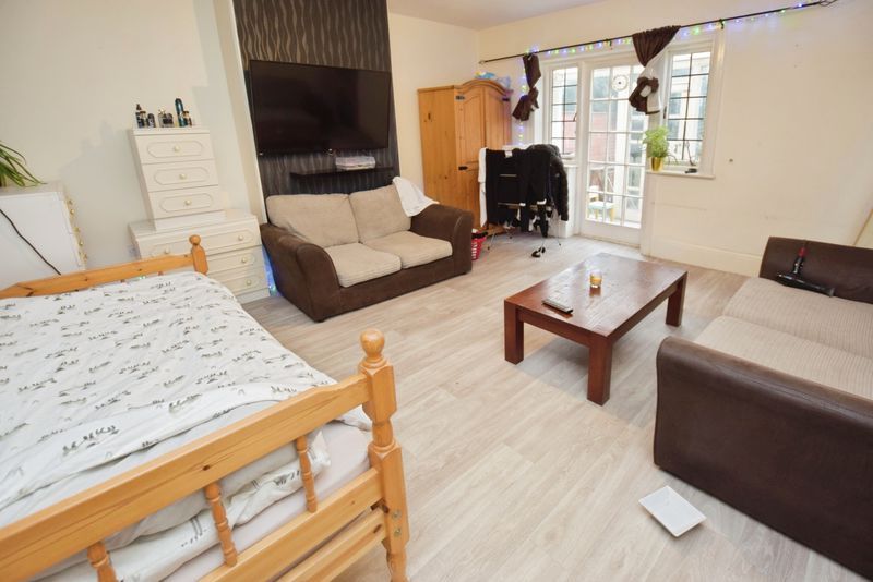 Property photo 2 of 10 Photo 4