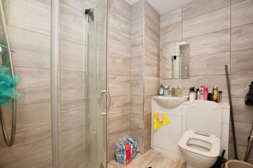 Property photo 2 of 3