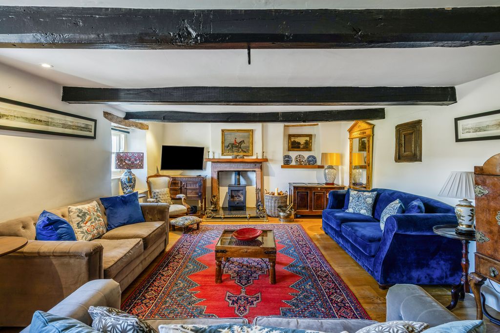 Property photo 2 of 22