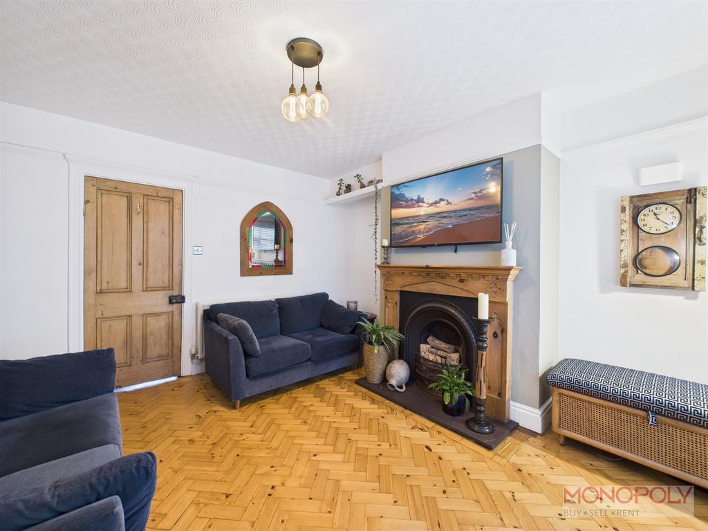 Property photo 3 of 18 Cam01943G0-Pr0596-Still002.Jpg