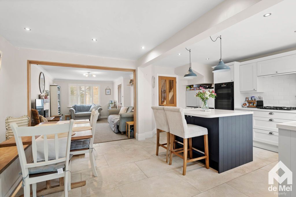 Property photo 2 of 17 Photo 11