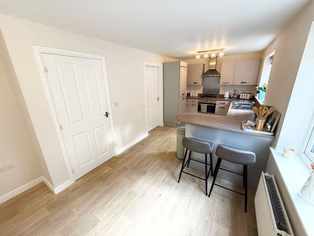 Property photo 2 of 20 Picture No. 19