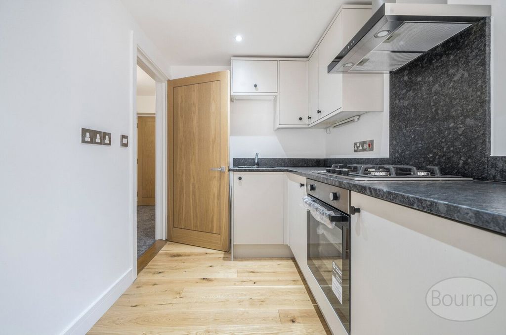 Additional image 6 of 1 bed flat for saleSwan Street, Petersfield, Hampshire GU32