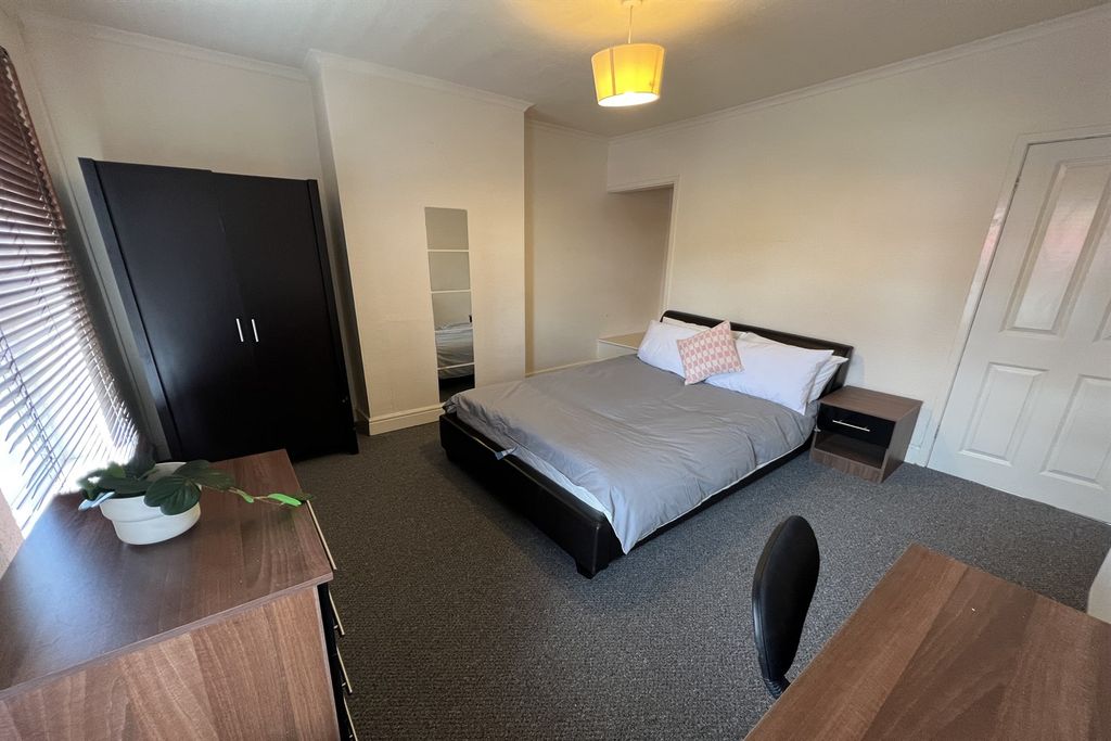 Property photo 1 of 16 (Main)