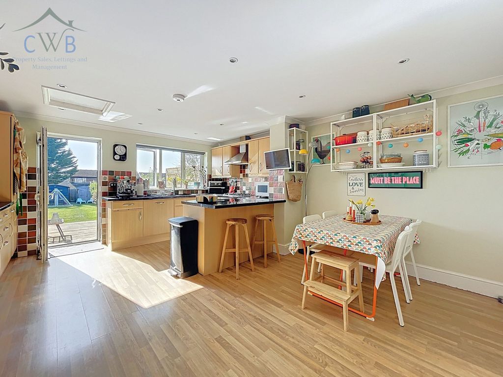 Property photo 2 of 22