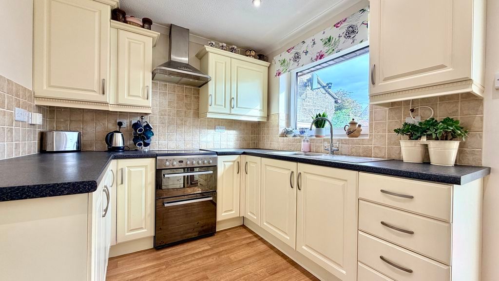 Property photo 2 of 15 Kitchen