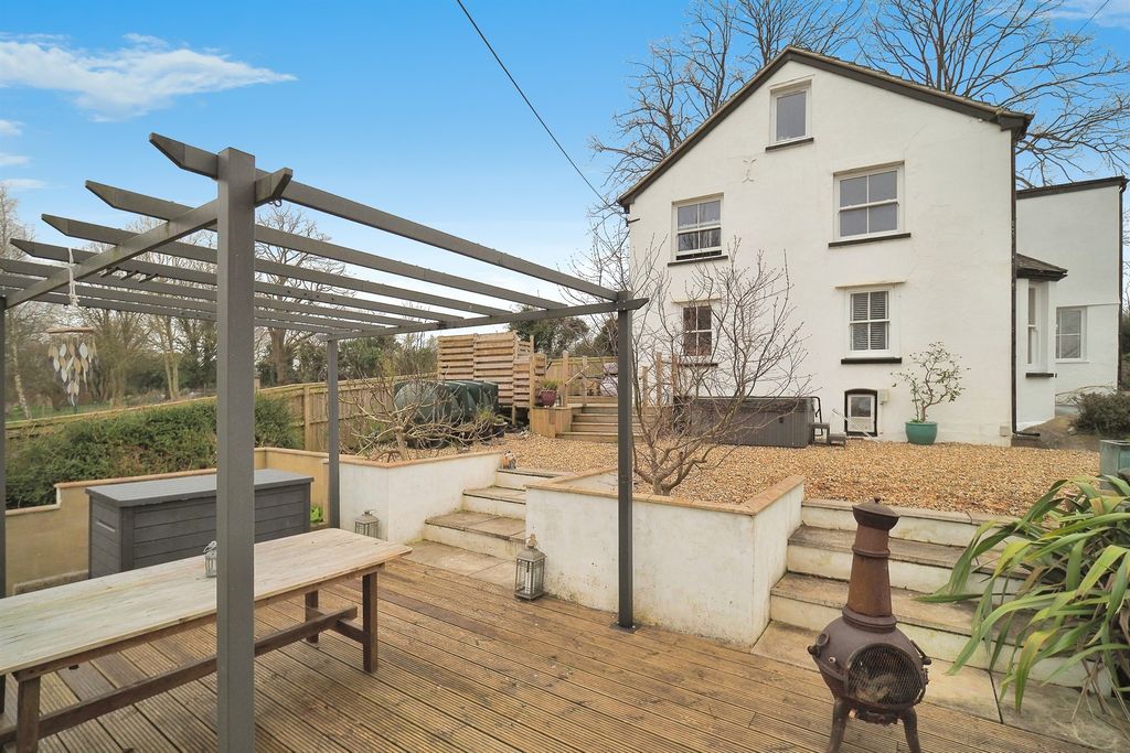 Property photo 1 of 25