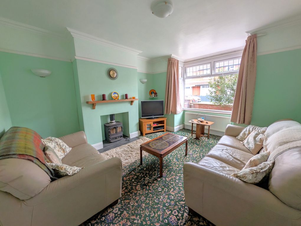 Property photo 2 of 15 Lounge