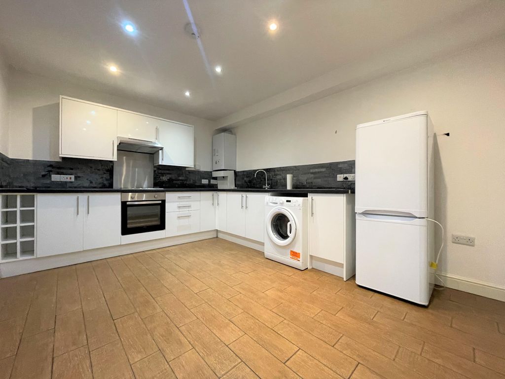 Property photo 1 of 5 Kitchen