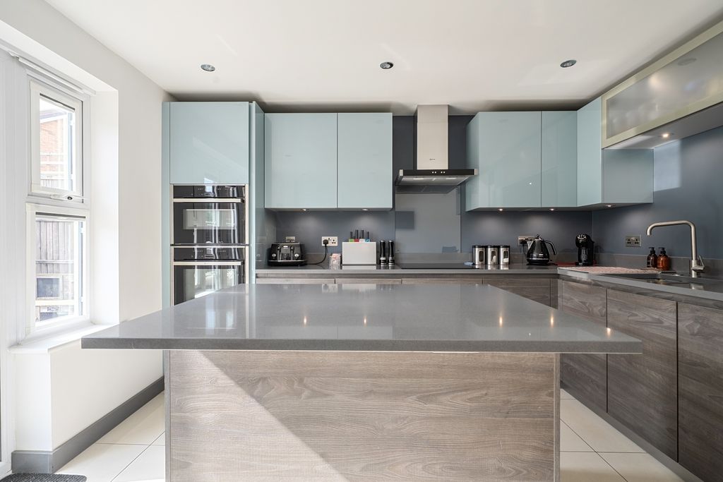 Property photo 3 of 18 1486202-16-6A576E9E00A92