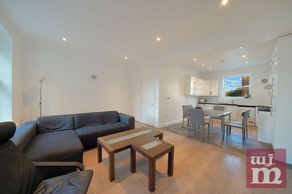 Property photo 2 of 10 Open Plan Reception Floor