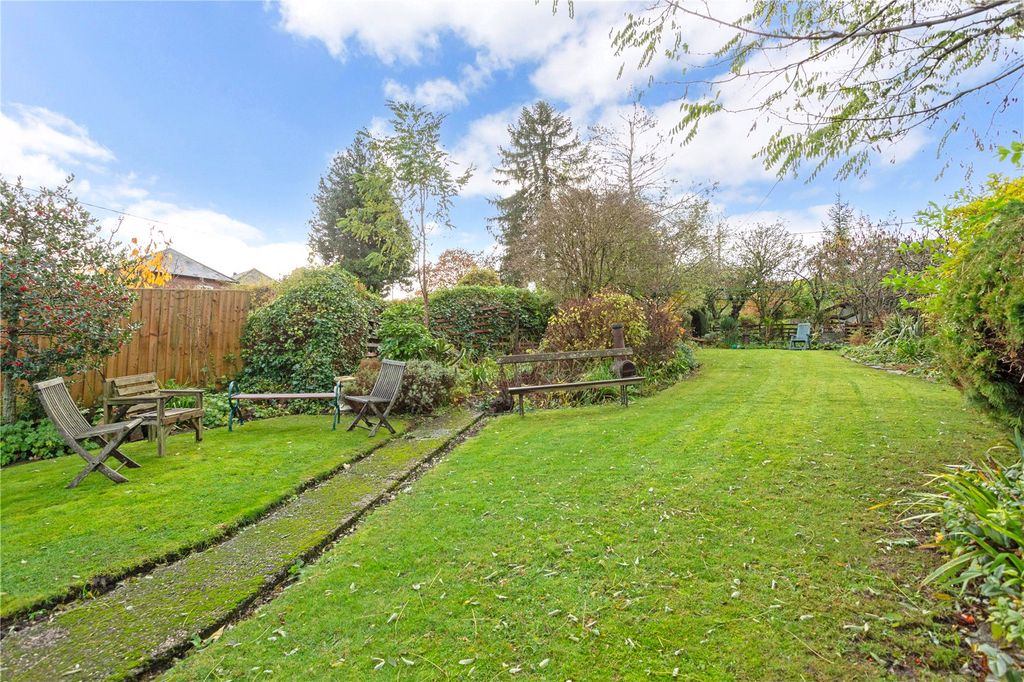 Property photo 3 of 25 Lawned Garden